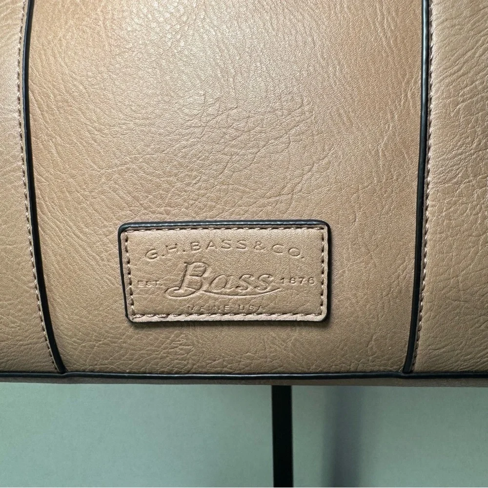 Vintage G.H. Bass & Co. Beige Tote Satchel Bag with Removable Pouch And Wristlet